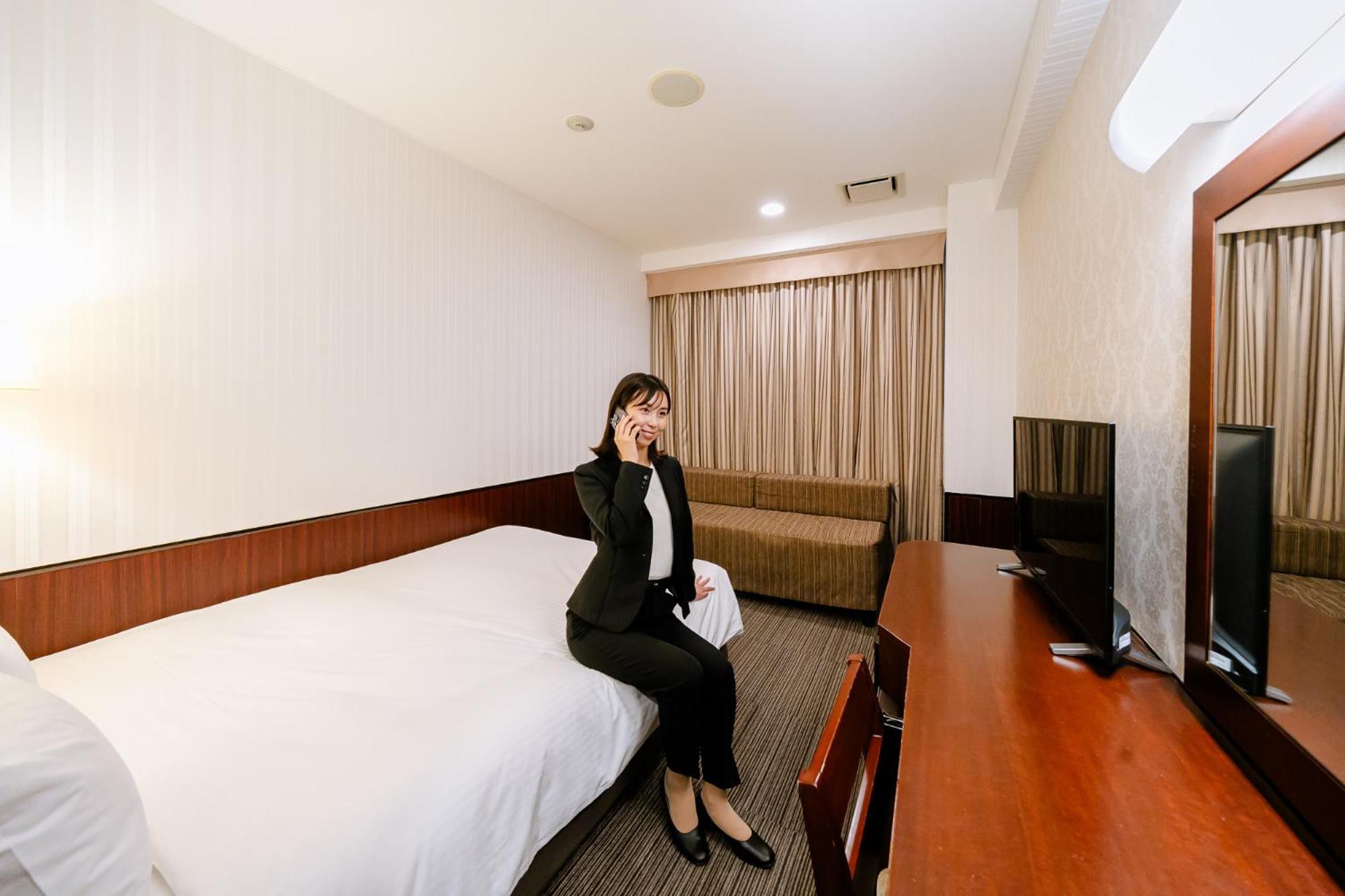 Hotel Hillarys Osaka Bilik gambar