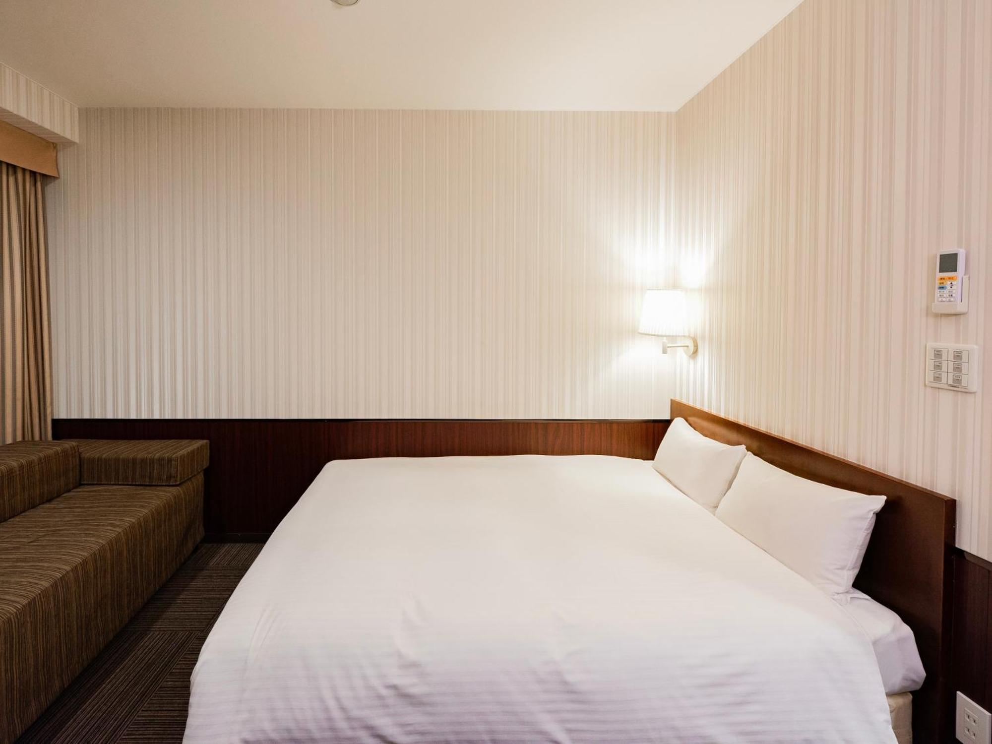 Hotel Hillarys Osaka Bilik gambar